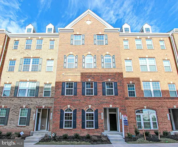 $2,800 | 13652 Endeavour Drive, Unit 20G, Herndon, VA 20171