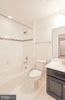 $2,800 | 13652 Endeavour Drive, Unit 20G, Herndon, VA 20171