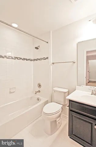 $2,800 | 13652 Endeavour Drive, Unit 20G, Herndon, VA 20171