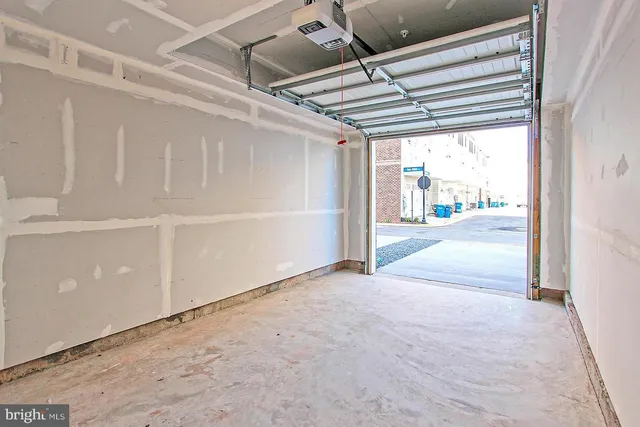 $2,800 | 13652 Endeavour Drive, Unit 20G, Herndon, VA 20171