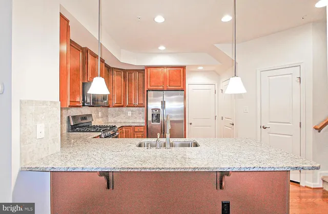 $2,800 | 13652 Endeavour Drive, Unit 20G, Herndon, VA 20171