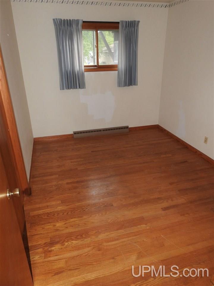 917 Roosevelt Road Niagara, WI 54151 - Photo 11 of 33 Gallery Image 11