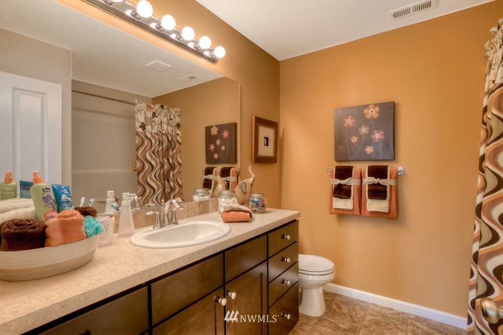 4109 183rd (11) Place Southeast Bothell, WA 98012 - Photo 14 of 20 Gallery Image 14