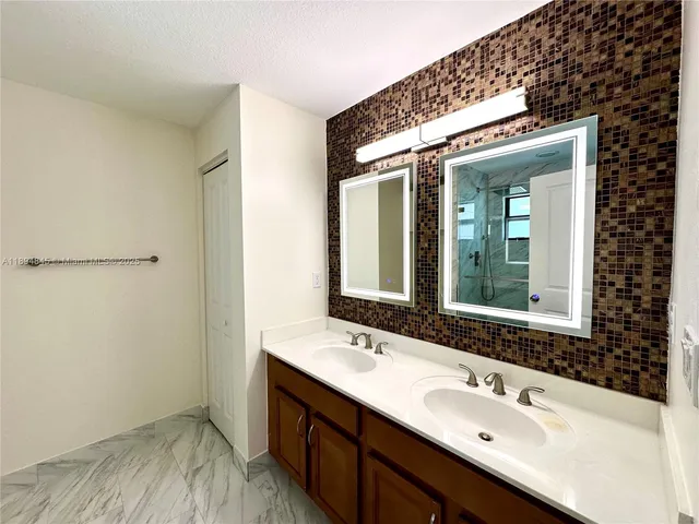 $482,000 | 404 Northeast 194th Terrace, Miami, FL 33179