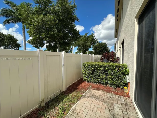 $482,000 | 404 Northeast 194th Terrace, Miami, FL 33179