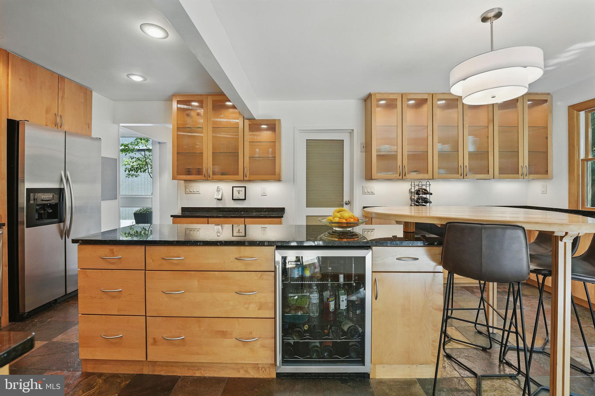 11817 Blue Spruce Road Reston, VA 20191 - Photo 17 of 62 Kitchen with Granite counters