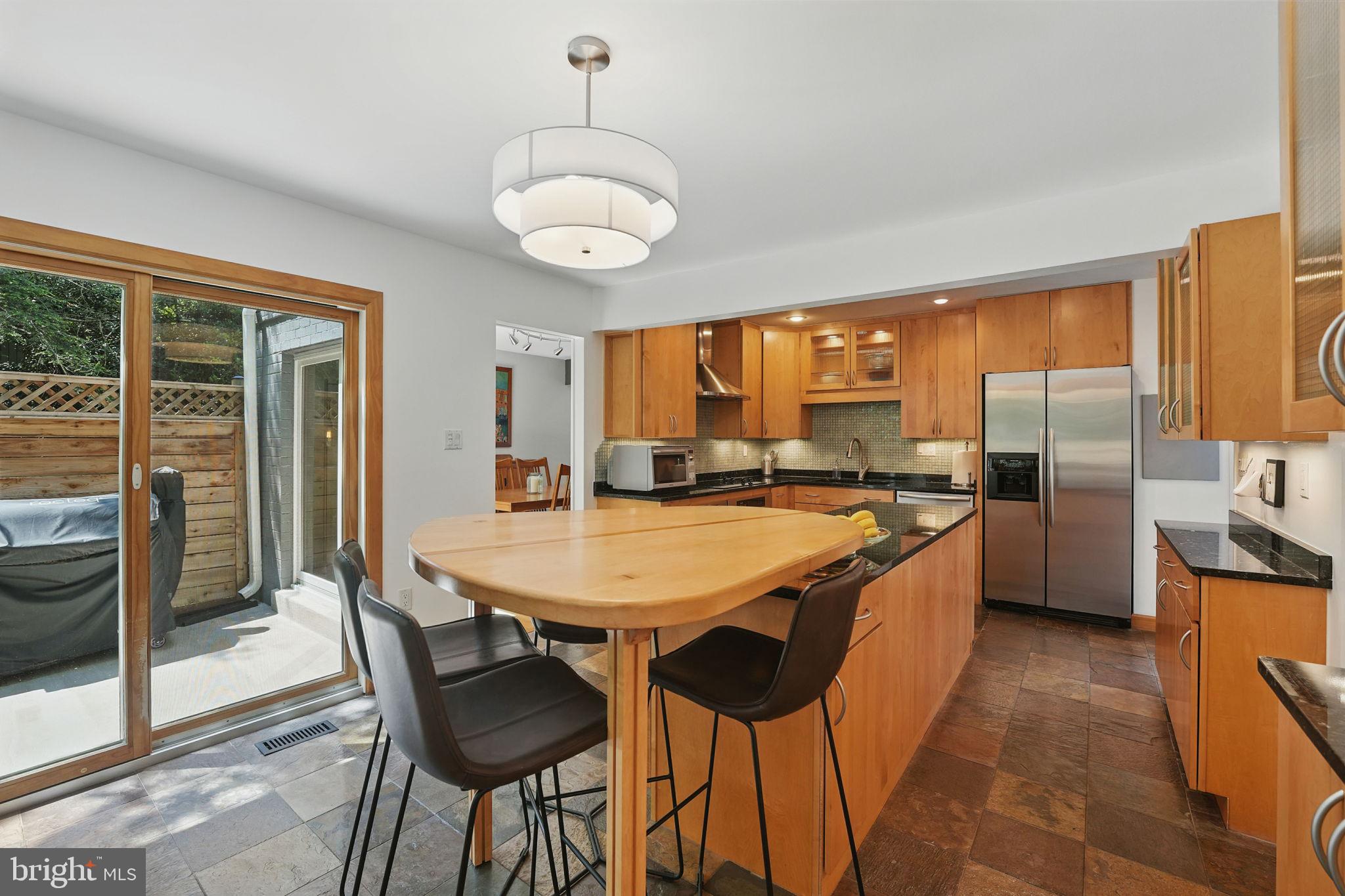 11817 Blue Spruce Road Reston, VA 20191 - Photo 23 of 62 Eating Area