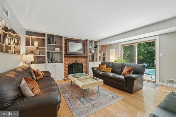 $996,000 | 11817 Blue Spruce Road, Reston, VA 20191