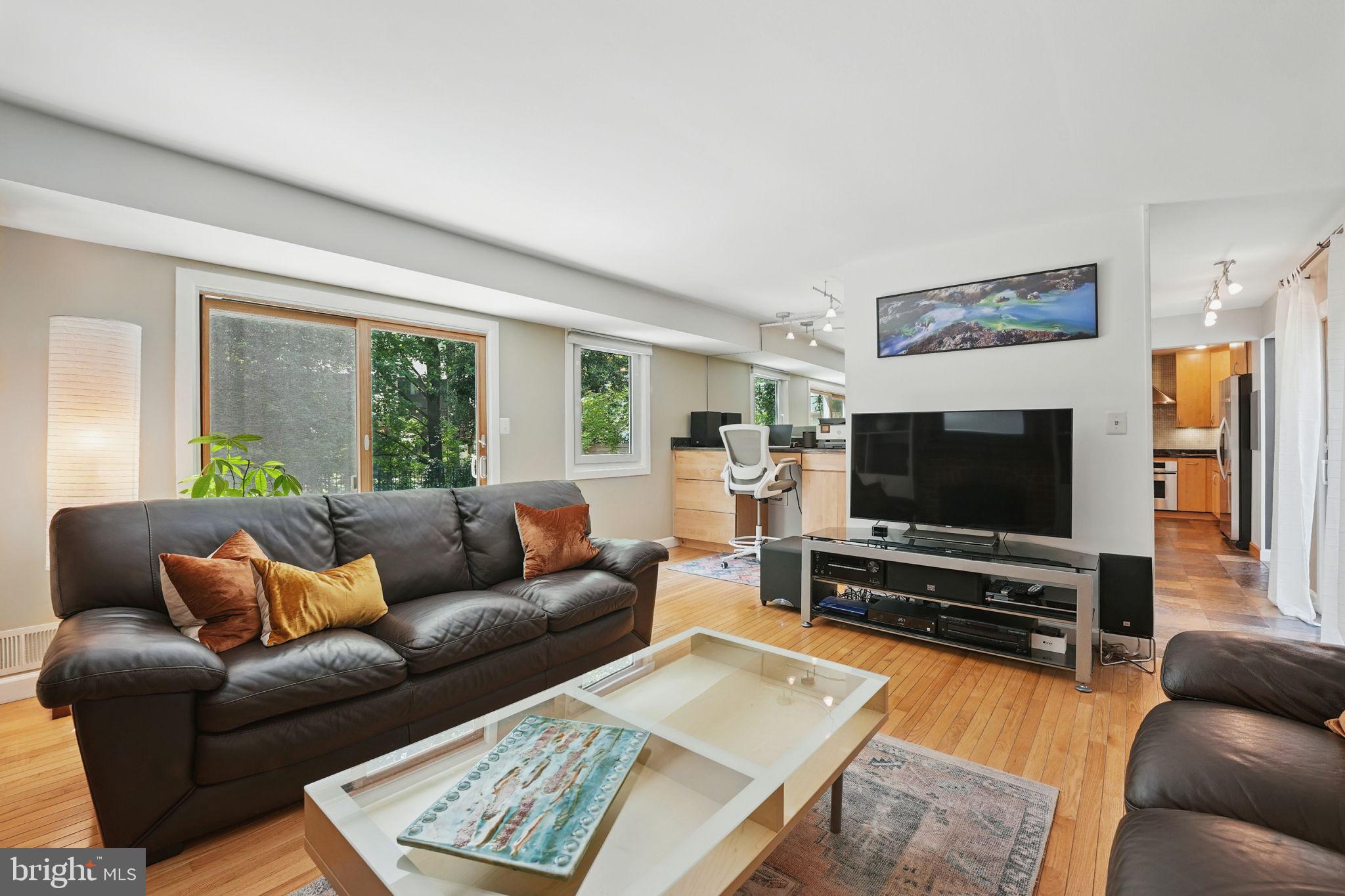 11817 Blue Spruce Road Reston, VA 20191 - Photo 28 of 62 Family Room