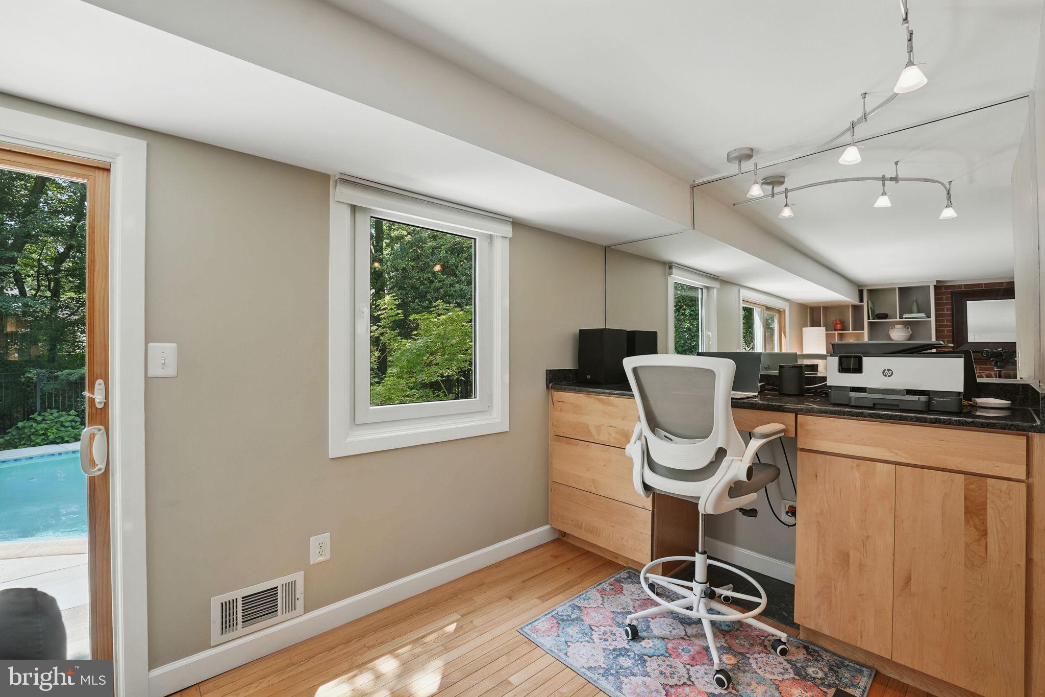 11817 Blue Spruce Road Reston, VA 20191 - Photo 30 of 62 Desk area in FR