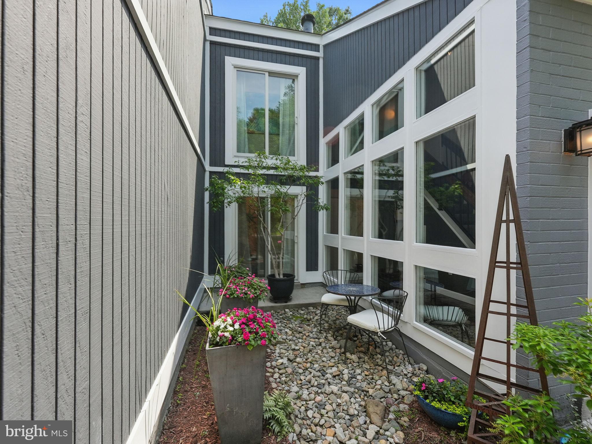 11817 Blue Spruce Road Reston, VA 20191 - Photo 3 of 62 Secret Garden