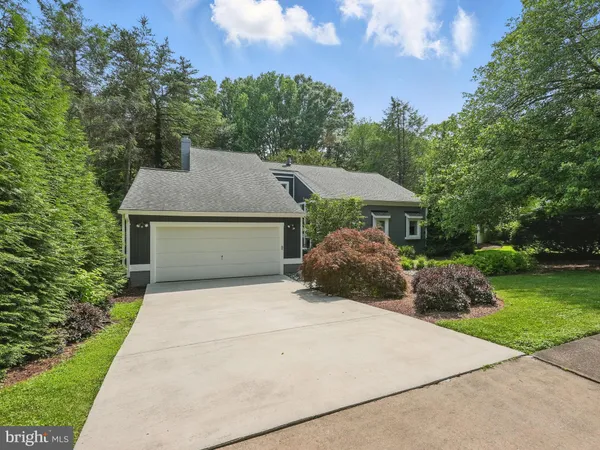 $996,000 | 11817 Blue Spruce Road, Reston, VA 20191