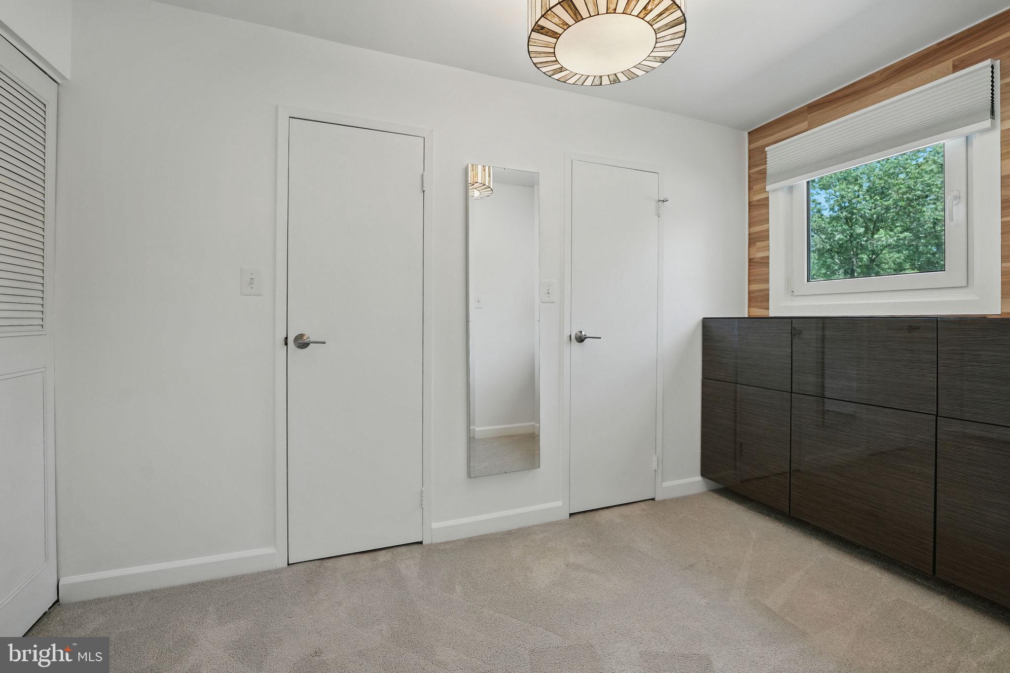11817 Blue Spruce Road Reston, VA 20191 - Photo 48 of 62 Primary Suite Dressing Area or Sitting Room