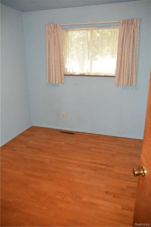 4428 South Linden Road Flint, MI 48507 - Photo 18 of 22