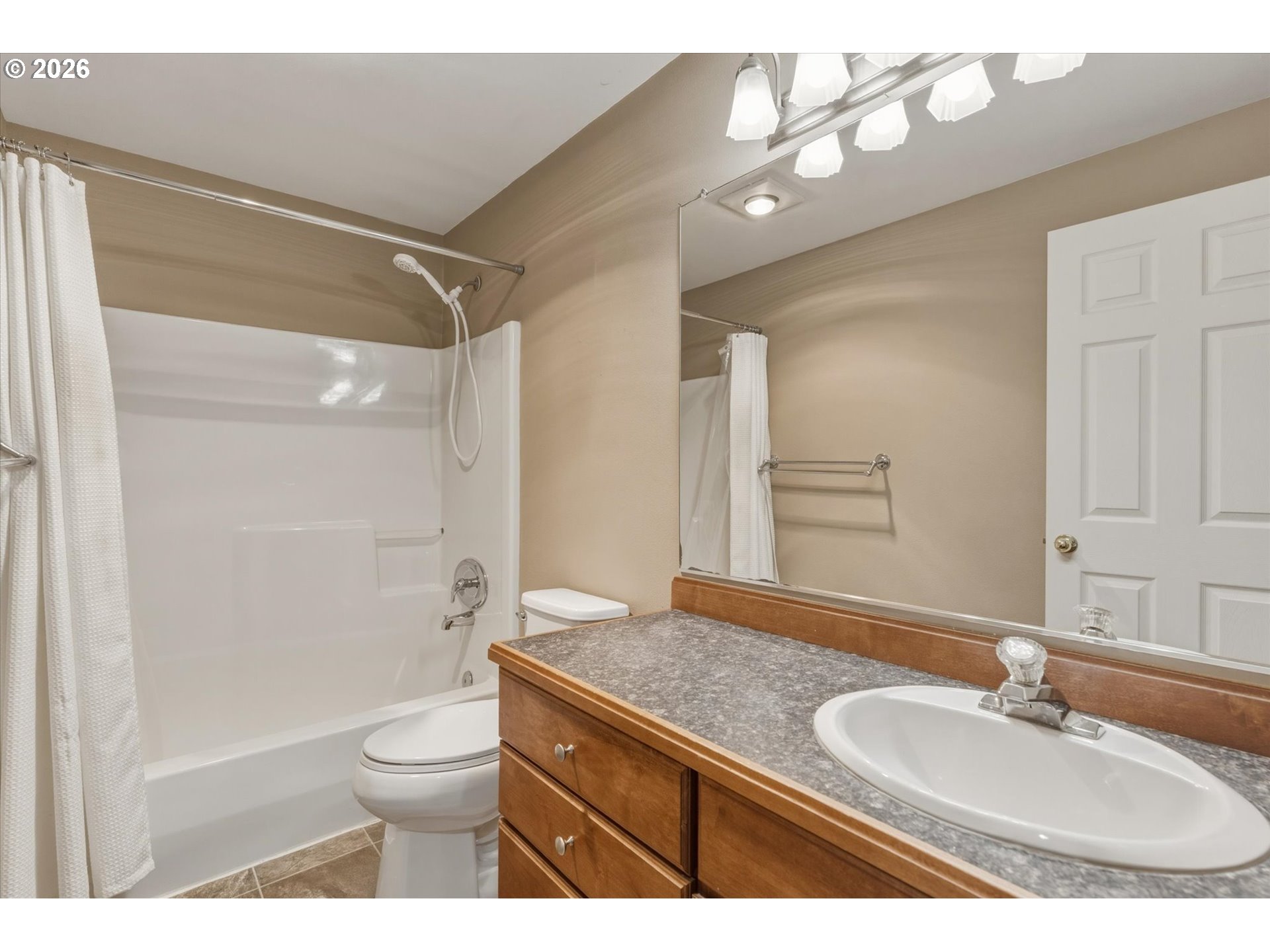 75060 Neer Way Rainier, OR 97048 - Photo 18 of 37 Bathroom