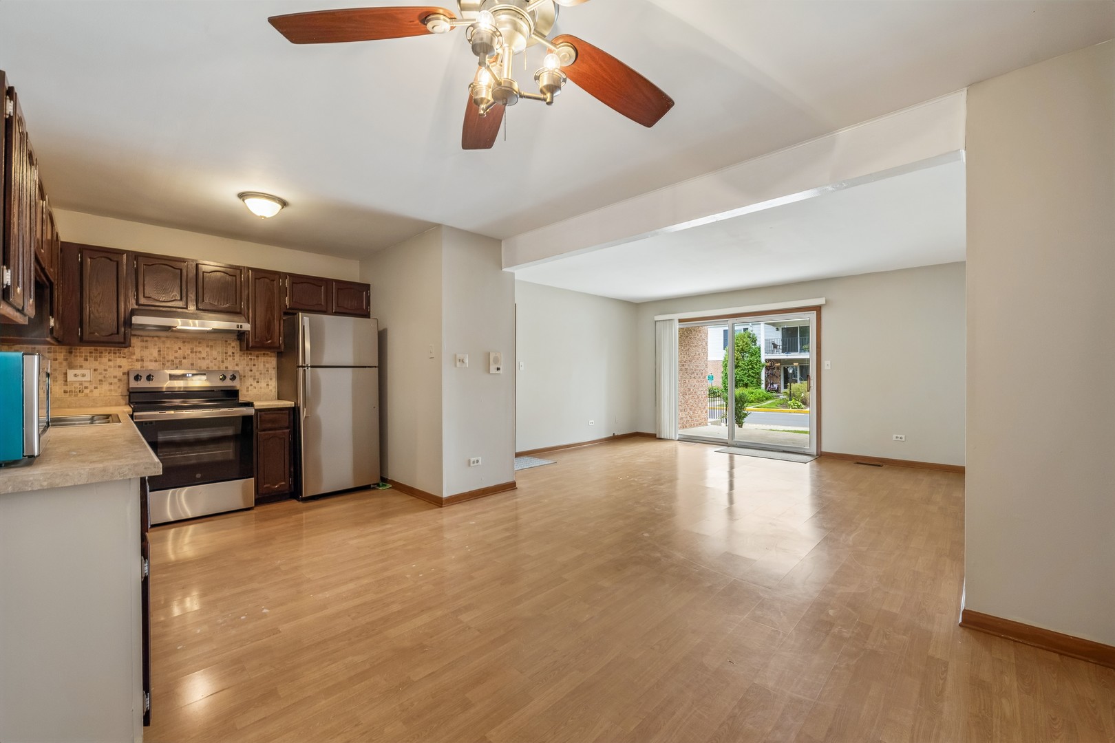 959 Golf Course Road, Unit 1 Crystal Lake, IL 60014 - Photo 9 of 29 Gallery Image 9