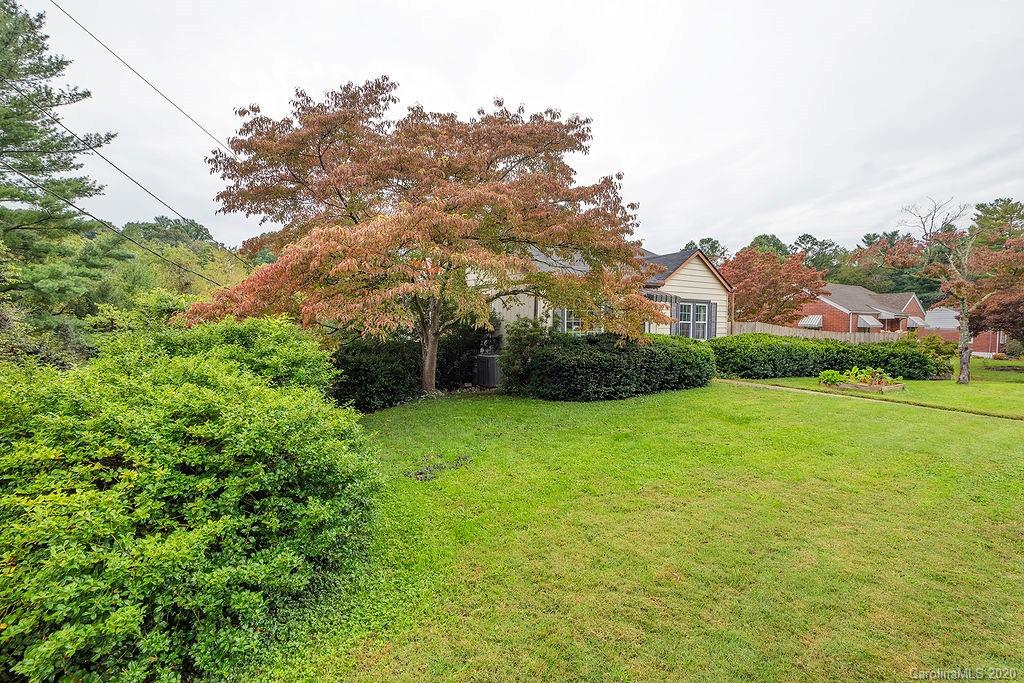 112 Wendover Road Asheville, NC 28806 - Photo 2 of 18 Gallery Image 2