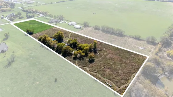 a view of a floor to yard