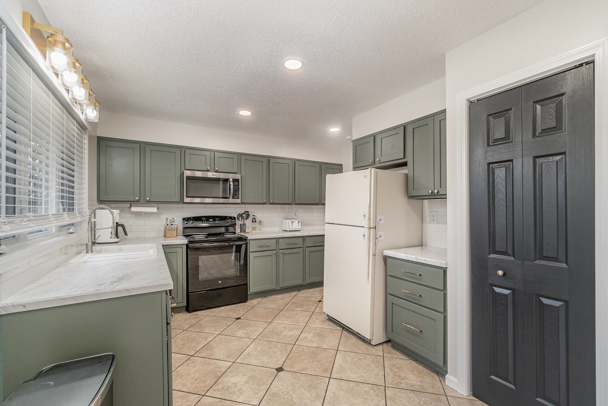 5861 2 Mile Road Bay City, MI 48706 - Photo 12 of 27 Gallery Image 12