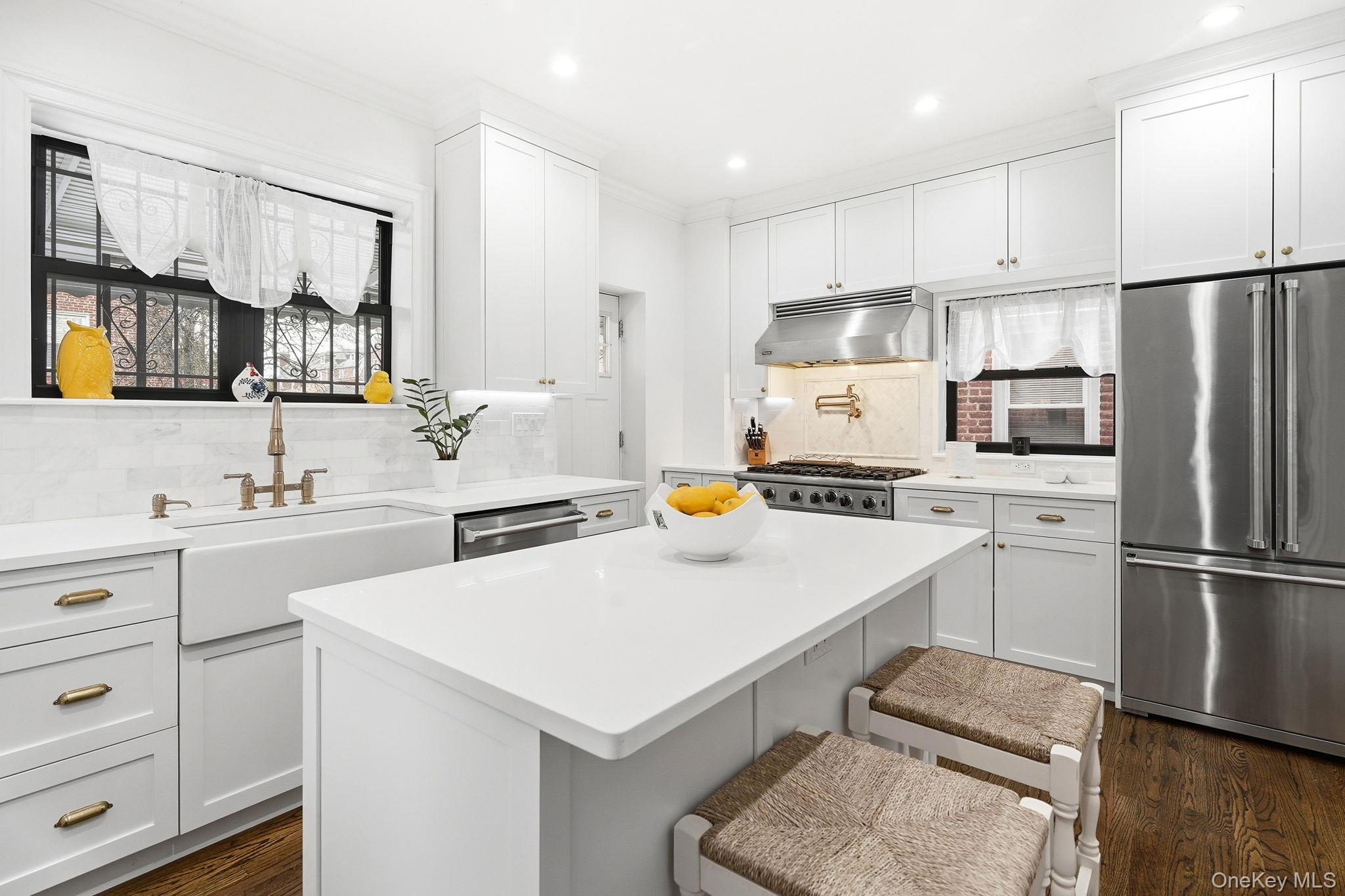 1163 Rhinelander Avenue Bronx, NY 10461 - Photo 12 of 45