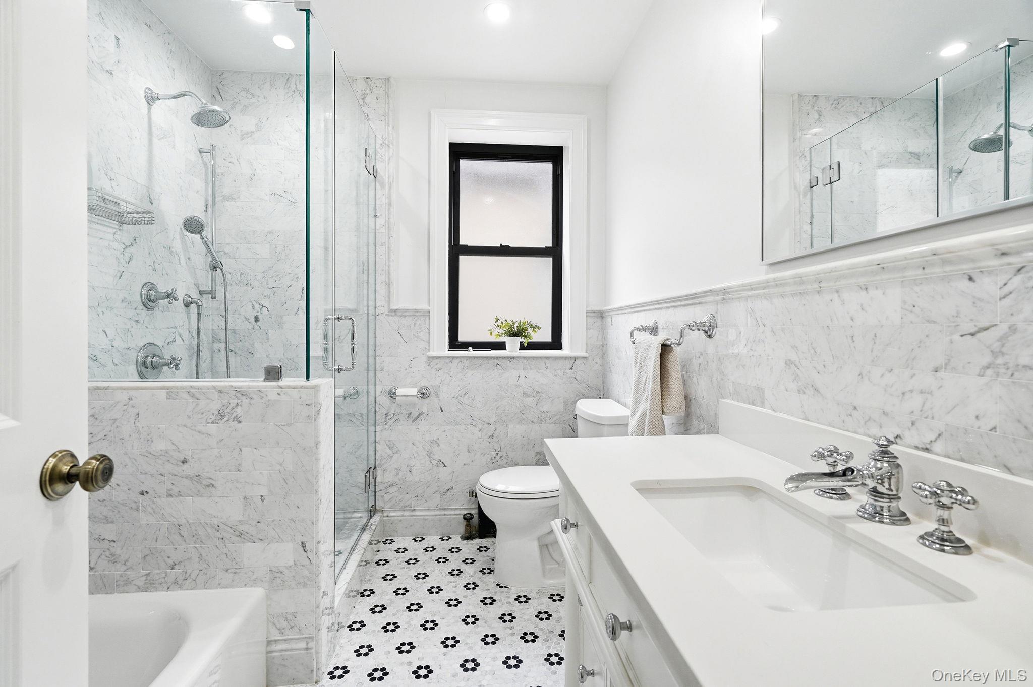 1163 Rhinelander Avenue Bronx, NY 10461 - Photo 15 of 45