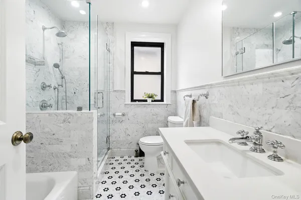 $1,099,998 | 1163 Rhinelander Avenue | Morris Park