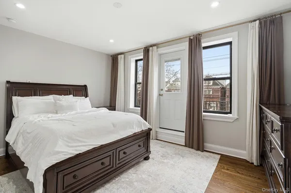 $1,099,998 | 1163 Rhinelander Avenue | Morris Park