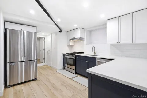 $1,099,998 | 1163 Rhinelander Avenue | Morris Park