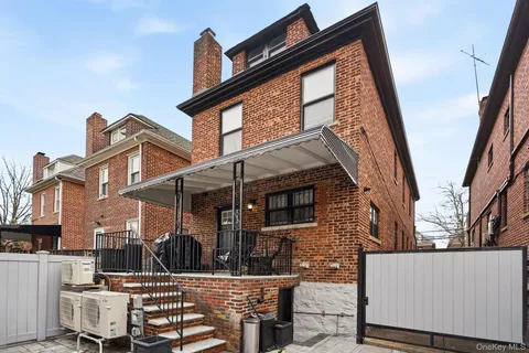 $1,149,000 | 1163 Rhinelander Avenue | Morris Park