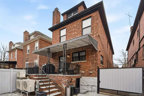 $1,099,998 | 1163 Rhinelander Avenue | Morris Park