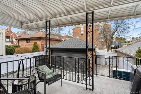 $1,149,000 | 1163 Rhinelander Avenue | Morris Park