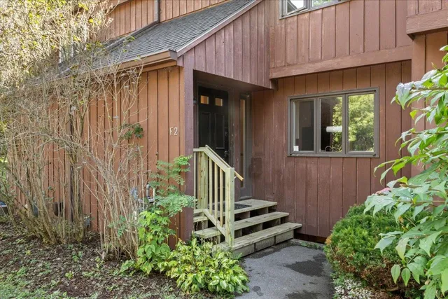 $299,000 | 20 Greenfield Rd Extension, Unit F2, Essex Junction, VT 05452