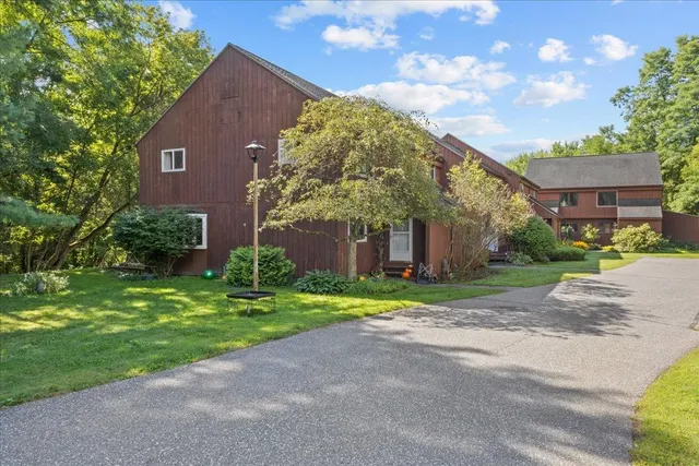 $299,000 | 20 Greenfield Rd Extension, Unit F2, Essex Junction, VT 05452