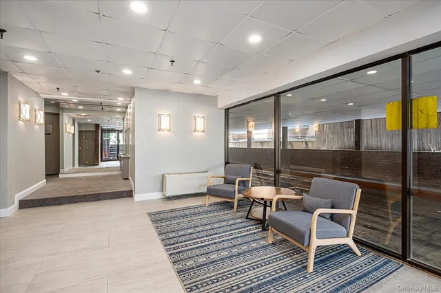 $899,000 | 20 Gilchrest Road, Unit 3D, Great Neck, NY 11021