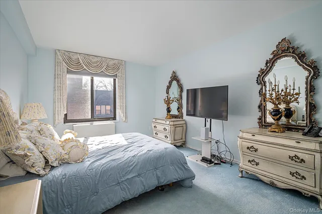 $899,000 | 20 Gilchrest Road, Unit 3D, Great Neck, NY 11021