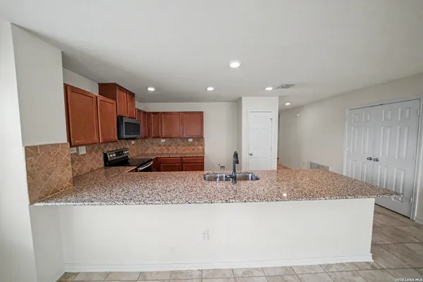 $1,750 | 7506 Copper Cove, Converse, TX 78109