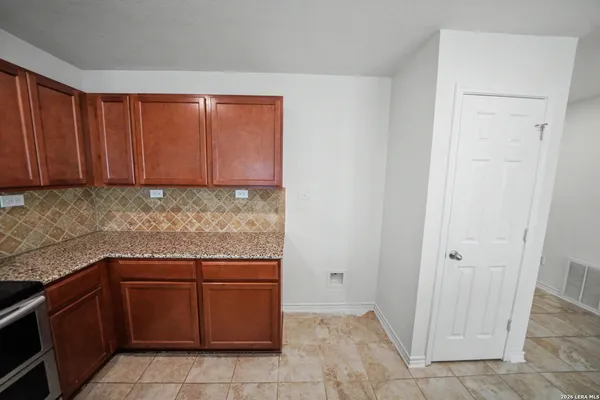 $1,750 | 7506 Copper Cove, Converse, TX 78109