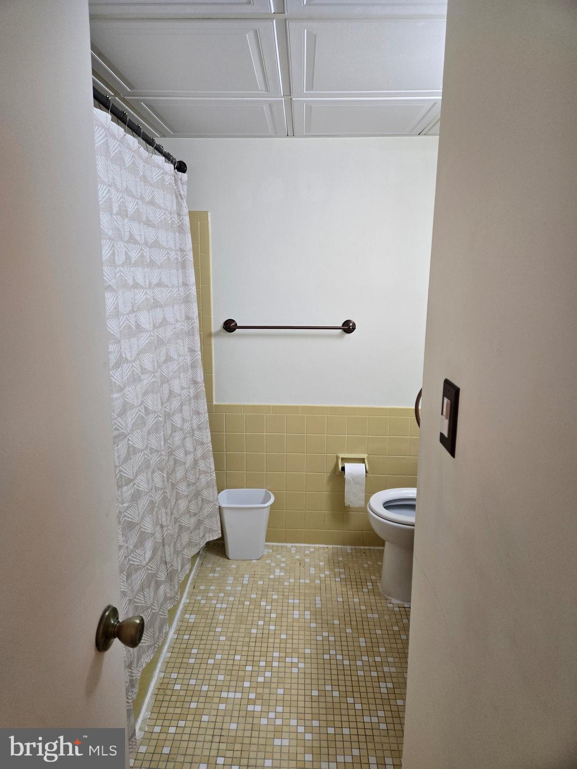 25 South Church Road, Unit 36 Maple Shade, NJ 08052 - Photo 8 of 8 a bathroom with a toilet