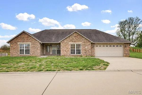 $298,000 | 330 Briar Crest Drive, Jackson, MO 63755