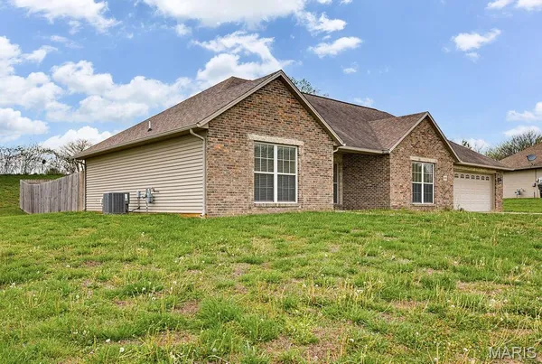 $298,000 | 330 Briar Crest Drive, Jackson, MO 63755