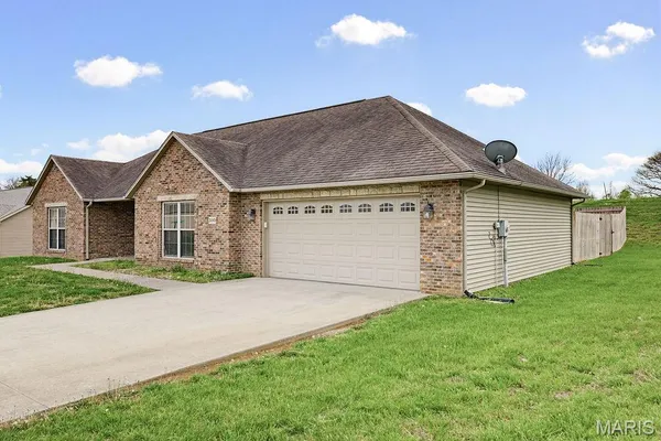 $298,000 | 330 Briar Crest Drive, Jackson, MO 63755