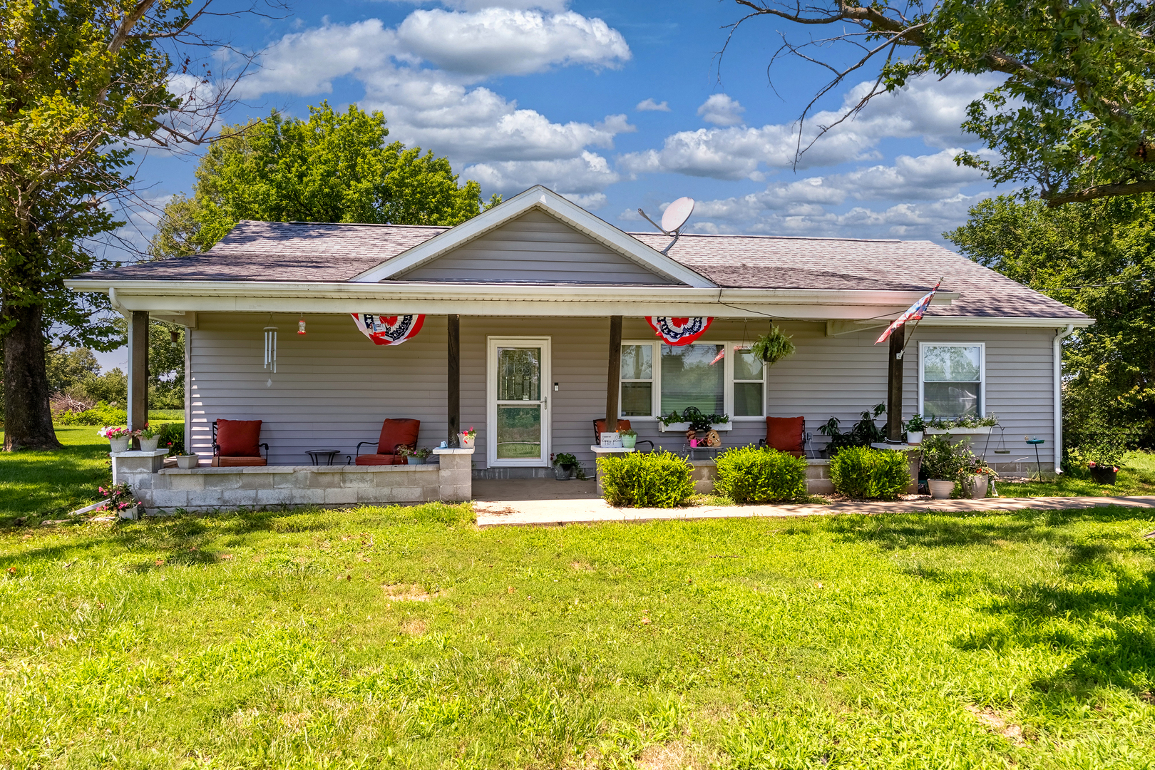 7701 Green Meadow Road Thompsonville, IL 62890 - Photo 2 of 37