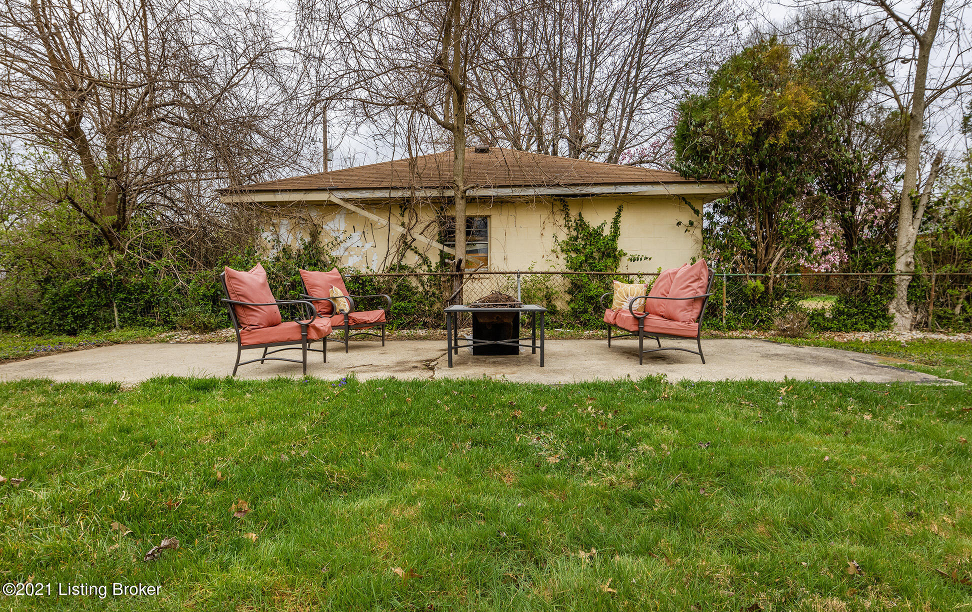 1802 Millgate Road Louisville, KY 40223 - Photo 32 of 39 1802-Millgate-Rd-20210331-032
