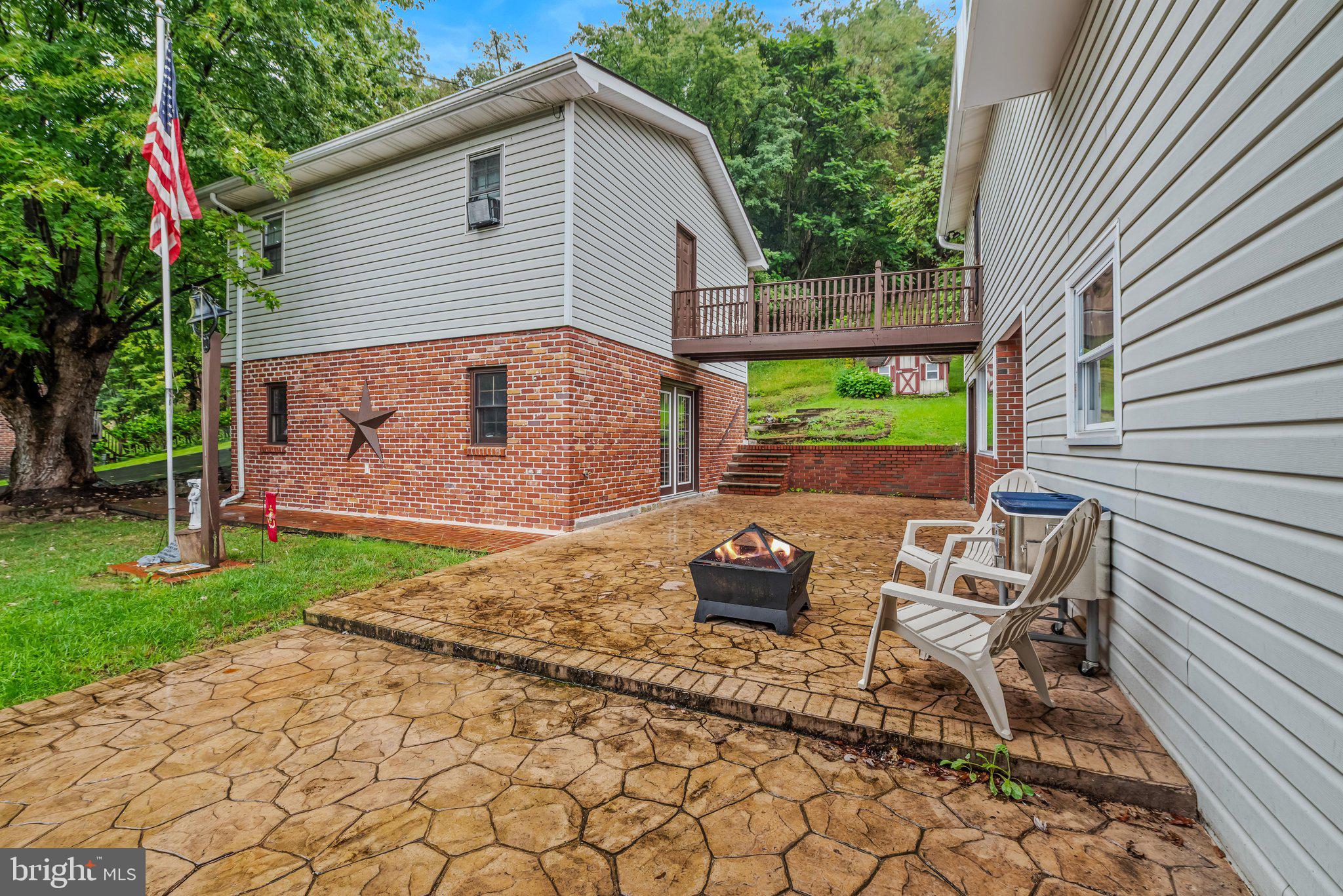 160 Main Street Ridgeley, WV 26753 - Photo 41 of 68 Back Patio & Yard