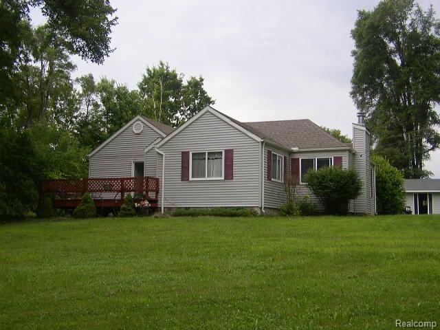 2726 Flint River Road Lapeer, MI 48446 - Photo 3 of 52 P1010191.jpg