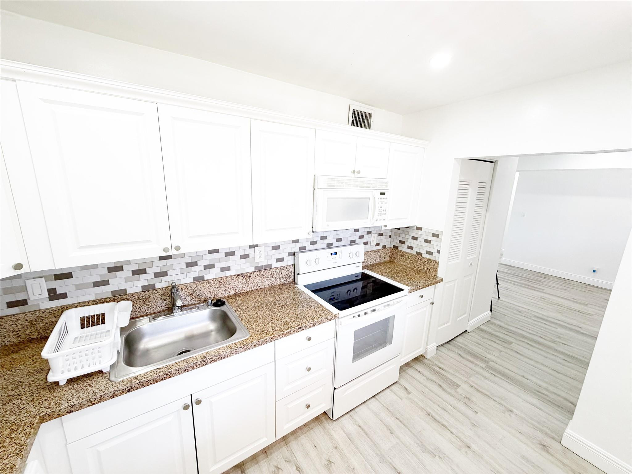 2710 Riverside Drive, Unit 201 Coral Springs, FL 33065 - Photo 6 of 37 Photo 6