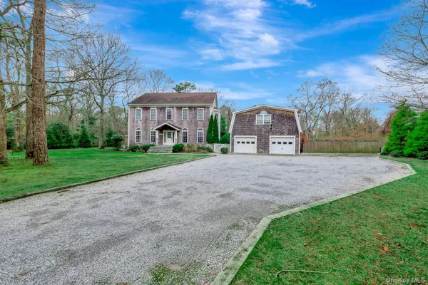 $2,699,000 | 26 Box Tree Road, East Quogue, NY 11942