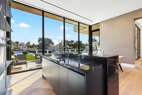 $29,995,000 | 2560 Del Lago Drive, Fort Lauderdale, FL 33316