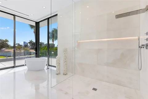$29,995,000 | 2560 Del Lago Drive, Fort Lauderdale, FL 33316