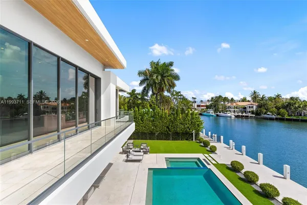 $29,995,000 | 2560 Del Lago Drive, Fort Lauderdale, FL 33316